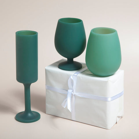 holiday mistletoe | fegg | silicone unbreakable glasses - porter green | style + sustainability