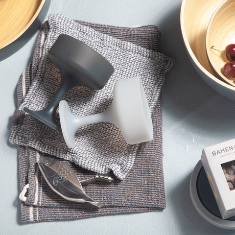 smoke + storm | mecc | silicone unbreakable cocktail glasses - porter green | style + sustainability