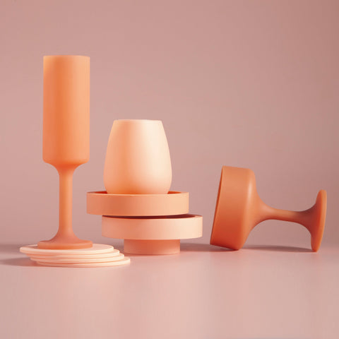terra + peach | mecc | silicone unbreakable cocktail glasses - porter green | style + sustainability